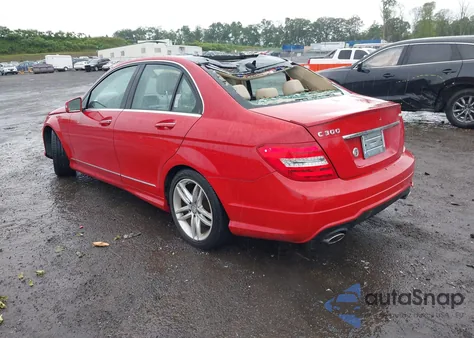 2014 Mercedes-Benz C 300 Luxury 4Matic/Sport 4Matic из США, поврежденный, VIN WDDGF8AB4ER318837